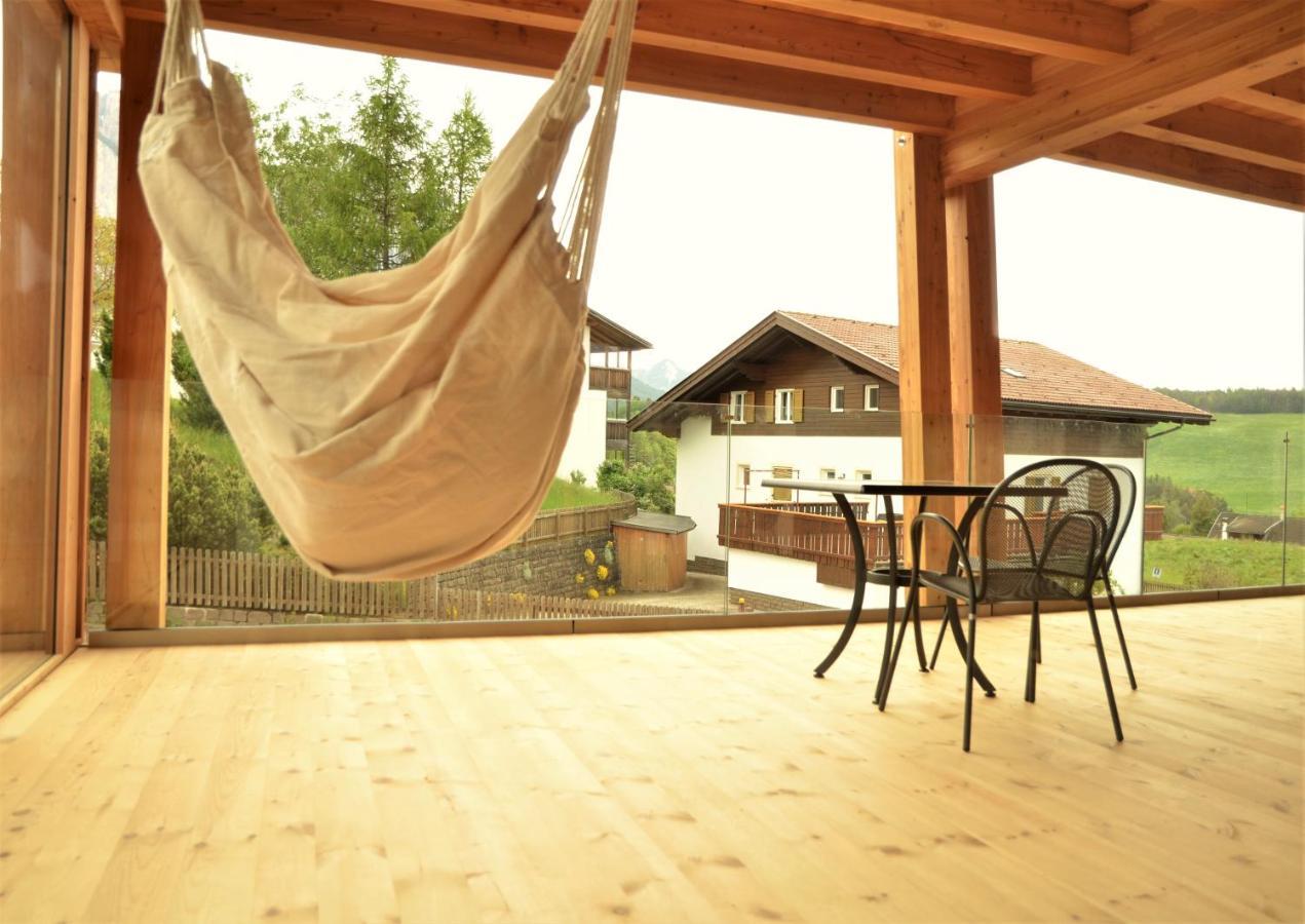 Kastelart - Karbon Aparthotel Castelrotto Bagian luar foto